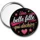 Miroir de poche - une belle fille qui déchire
