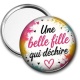 Miroir de poche - une belle fille qui déchire