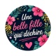 une belle fille qui déchire
