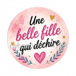 une belle fille qui déchire