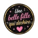 une belle fille qui déchire