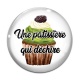 Cabochon Verre - une pâtissière qui déchire