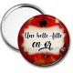 Miroir de poche - une belle fille en or