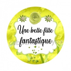 une belle fille fantastique