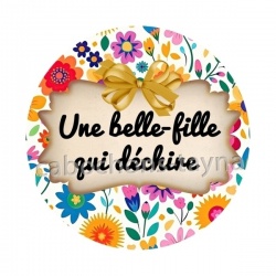 une belle fille qui déchire