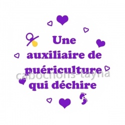 une auxiliaire de puériculture qui déchire
