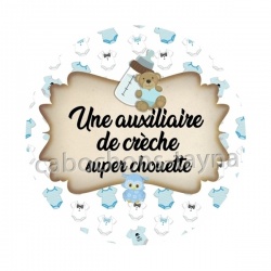 une auxiliaire de crèche super chouette