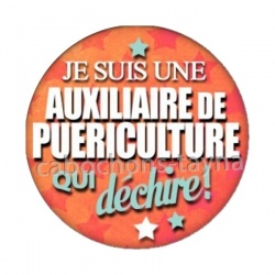 auxiliaire de puériculture qui déchire