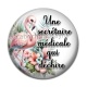 Cabochon Résine - une secrétaire médicale qui déchire