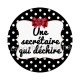 une secrétaire qui déchire