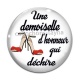 Cabochon Verre - une demoiselle d'honneur qui déchire