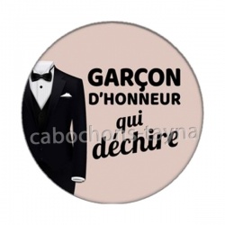 garçon d'honneur qui déchire