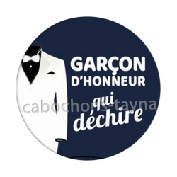 garçon d'honneur qui déchire