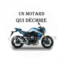 un motard qui déchire