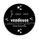 je suis une vendeuse souriante