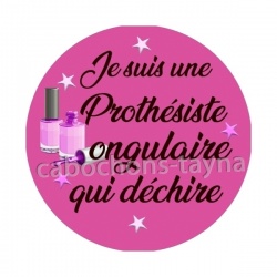he suis une prothésiste ongulaire qui déchire