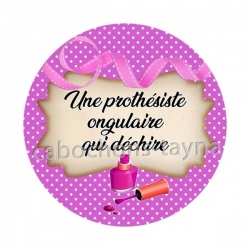  prothésiste ongulaire qui déchire