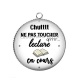 Pendentif Cabochon Argent -  chuttt ne pas toucher lecture en cours