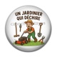Cabochon Résine - un jardinier qui déchire