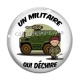 Cabochon Verre - un militaire qui déchire