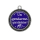 Pendentif Cabochon Argent - un gendarme qui déchire
