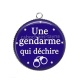 Pendentif Cabochon Argent - une gendarme qui déchire
