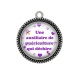 Pendentif Cabochon Argent - une auxiliaire de puériculture qui déchire