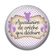 Cabochon Résine - auxiliaire de crèche qui déchire
