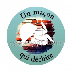 un maçon qui déchire