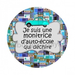 je suis une monitrice d'auto école qui déchire