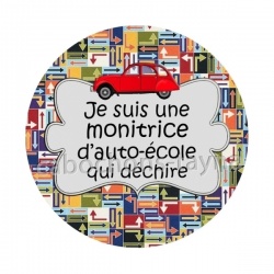 je suis une monitrice d'auto école qui déchire