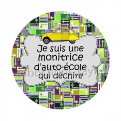 je suis une monitrice d'auto école qui déchire