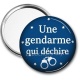 Miroir de poche - une gendarme qui déchire