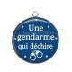 Pendentif Cabochon Argent - une gendarme qui déchire