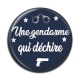 Cabochon Résine - une gendarme qui déchire