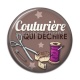 Cabochon Résine - couturière qui déchire