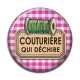 Cabochon Résine - couturière qui déchire