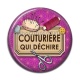 Cabochon Résine - couturière qui déchire