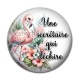 Cabochon Résine - une secrétaire qui déchire