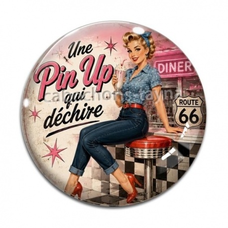 Cabochon Verre - une pin up qui déchire