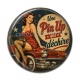 Cabochon Résine - une pin up qui déchire