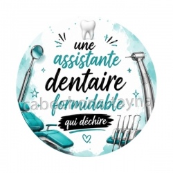 une assistante dentaire formidable qui déchire
