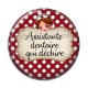 Cabochon Résine - assistante dentaire qui déchire