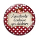 Cabochon Verre - assistante dentaire qui déchire