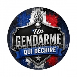 un gendarme qui déchire