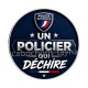 un policier qui déchire