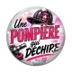 Cabochon Verre - une pompière qui déchire, pompier femme