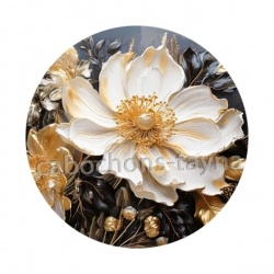 fleur blanche et dorée