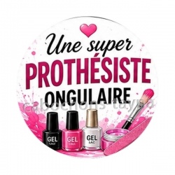 une super prothésiste ongulaire