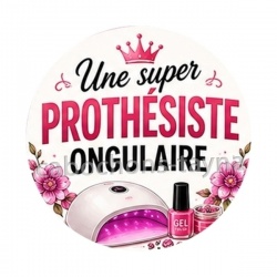 une super prothésiste ongulaire